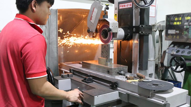 进口模具钢与国产模具钢：性能差异与选型考量