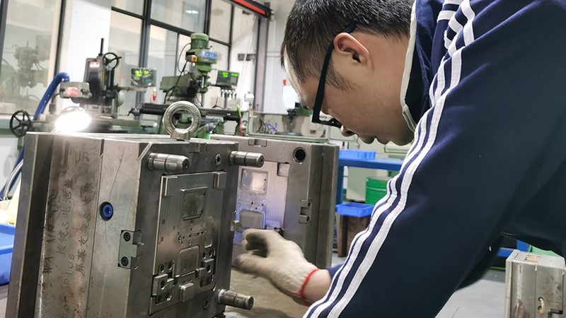 东莞压铸模具批发：揭秘压铸模具的选型与工艺**