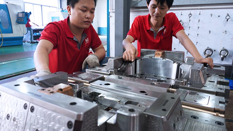 小型吸塑真空成型模具：揭秘其核心工艺与选型要点**
