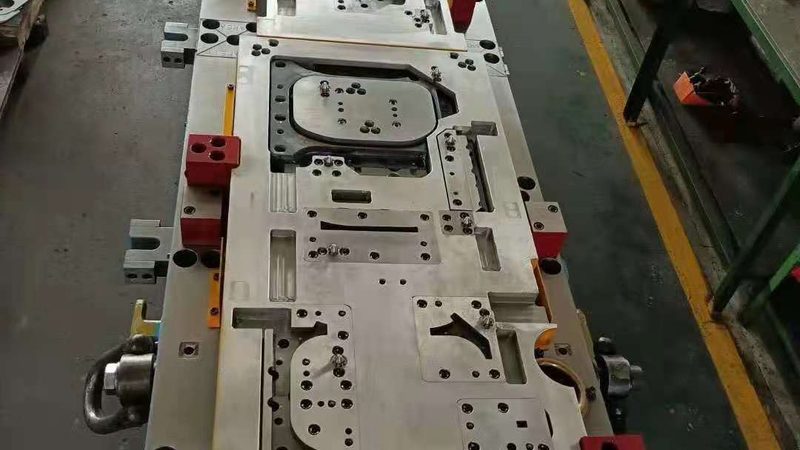 吸塑模具制造设备选型：关键因素与误区解析
