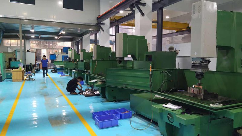 铝合金与钢制吹塑模具：性能对比与选型解析
