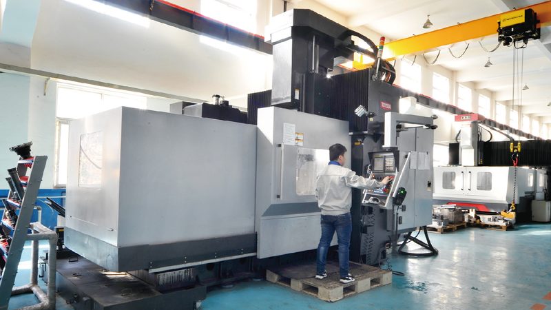 双色模具在家电外壳加工中的应用解析**